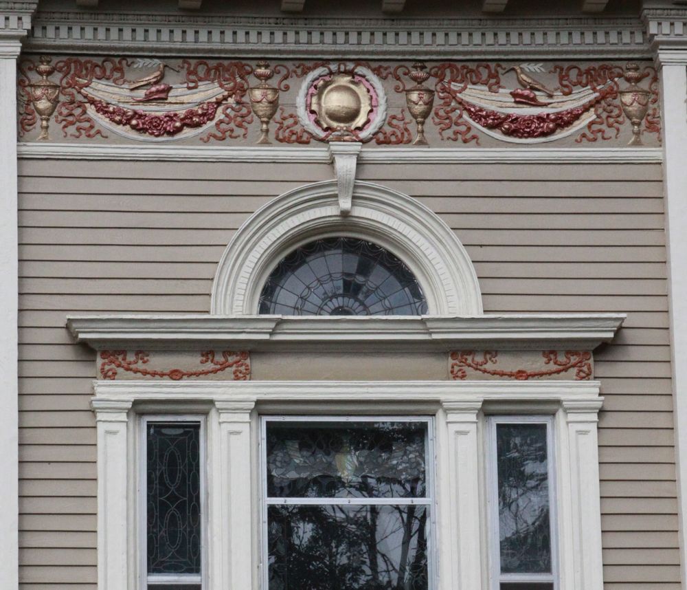 C.P. Noyes Residence, Window detail