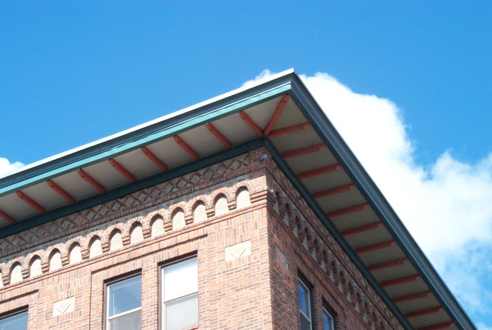 Placer Hotel, Cornice detail