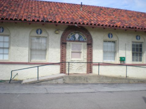 Allen Memorial Hospital, Entry to the Allen Memorial Hospital in 2008.