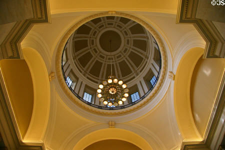 Arkansas State Capitol, Interior dome