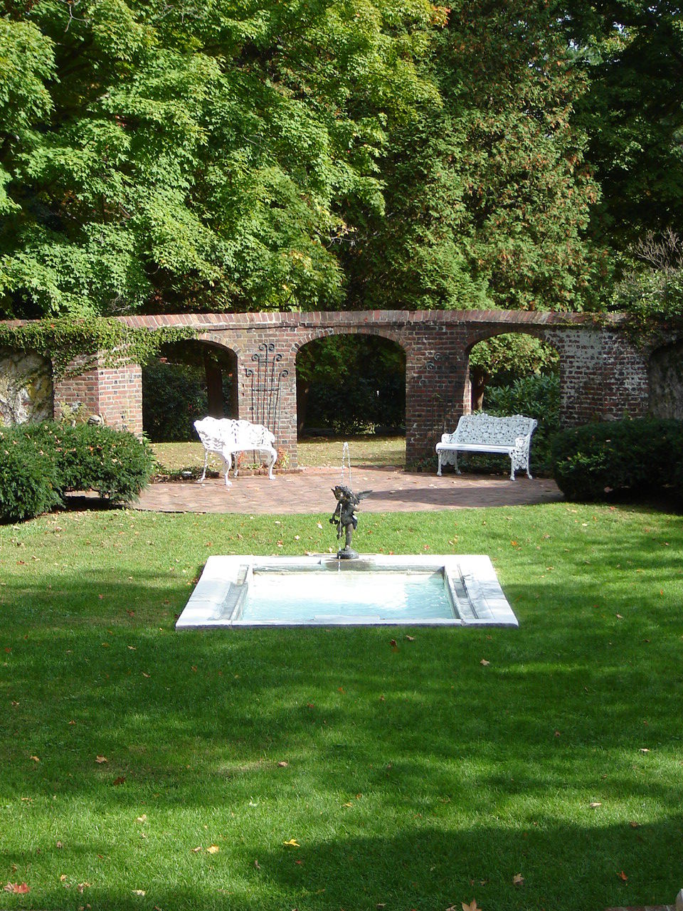 Garden House at Cannonball House (now Keeler Tavern), Another view of the gardens