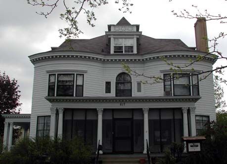 Ingram Residence, Main façade