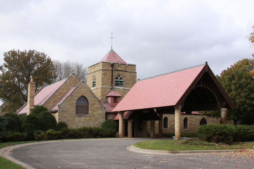 Roselawn Cemetery, Roselawn Chapel, east façade