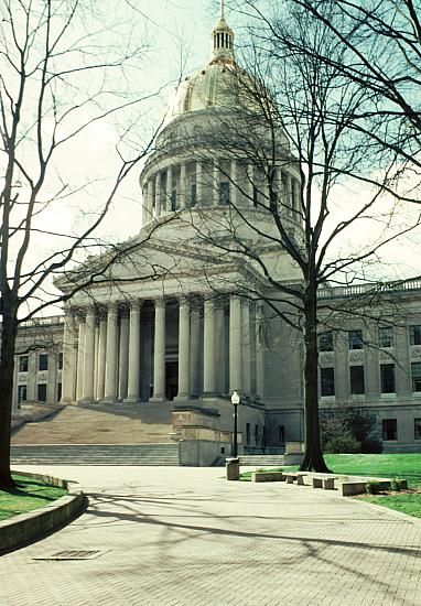 West Virginia State Capitol, Capitol entrance